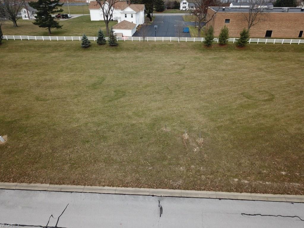 18 Edgewater Ct - Photo 1