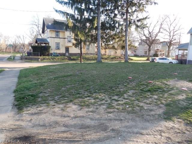 118 Roger Ave - Photo 1