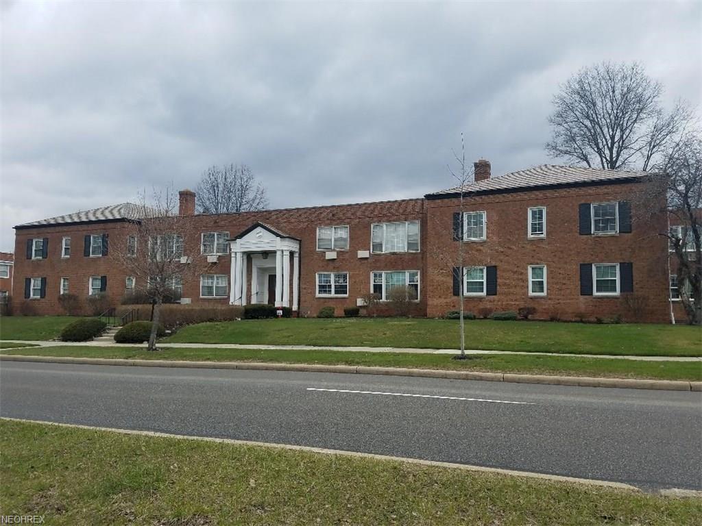 17007 Van Aken Blvd - Photo 1