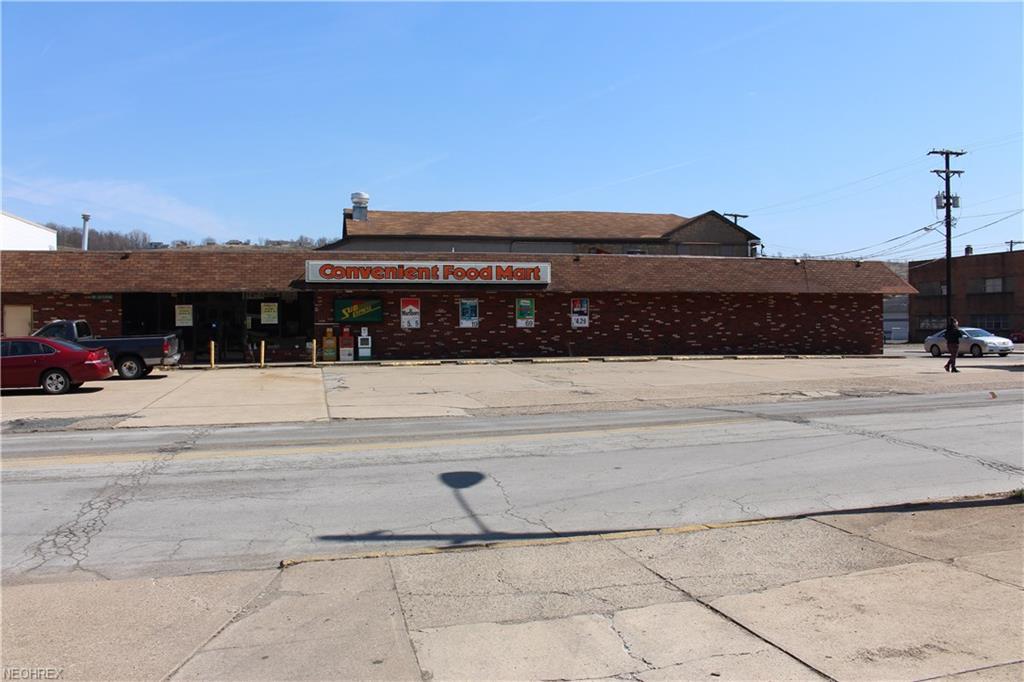 300 4th St - Photo 1