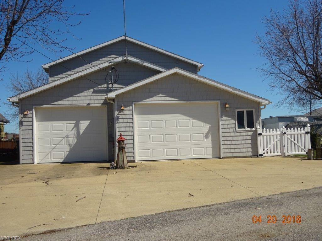 4805 Johnson Ave - Photo 1