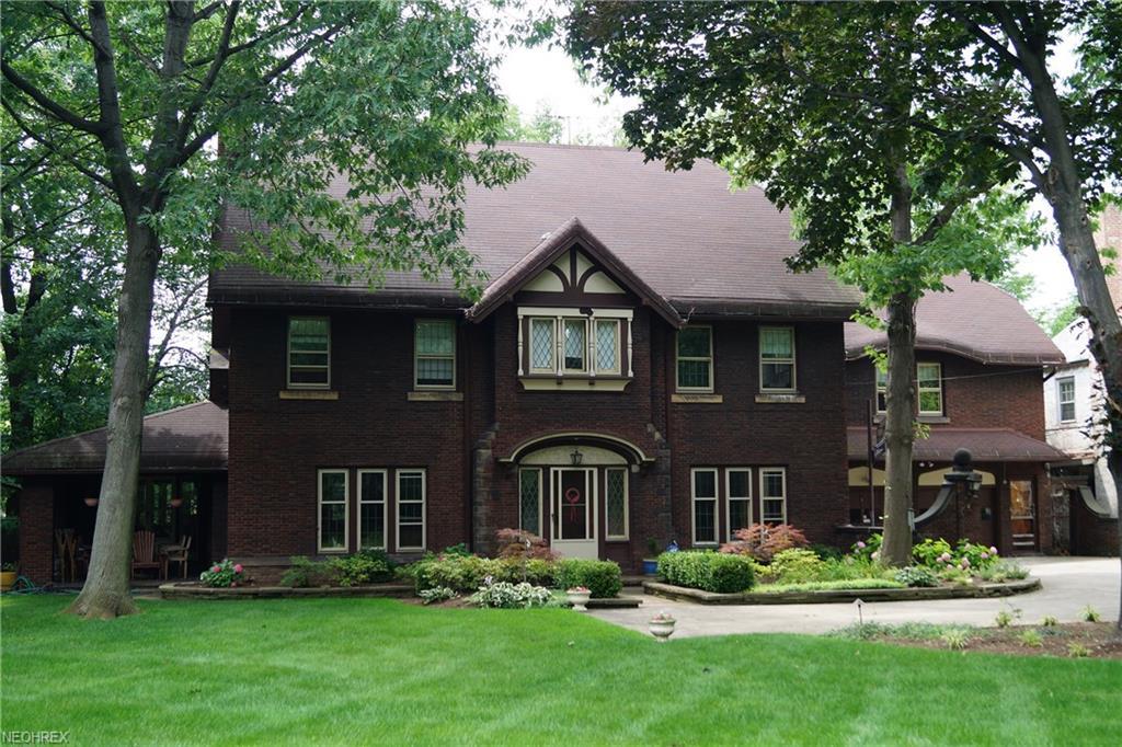2275 Chestnut Hills Dr - Photo 1