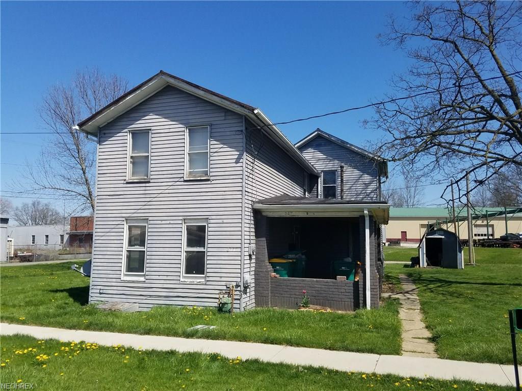 327 Vine St - Photo 1