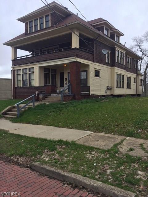 136 Park Ave - Photo 1