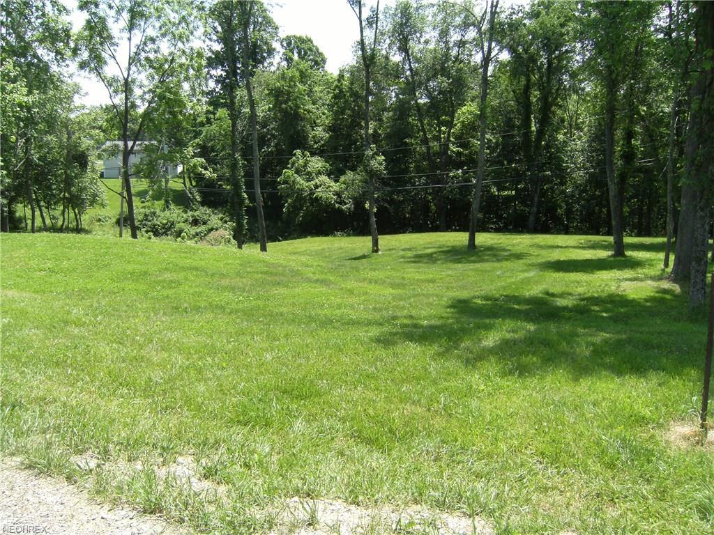 5570 Oak Cir - Photo 1