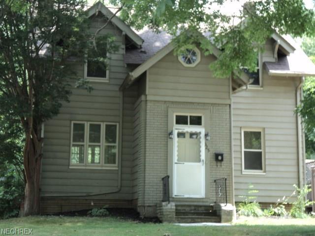 525 Roslyn Ave - Photo 1