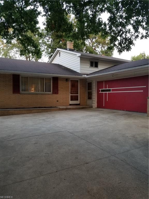 5831 Queens Hwy - Photo 1