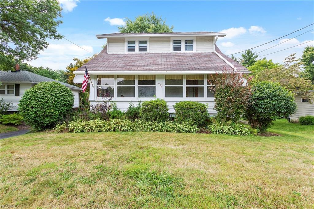 954 Norton Ave - Photo 1
