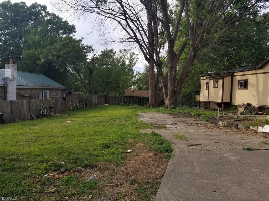 1324 Myrtle St - Photo 1