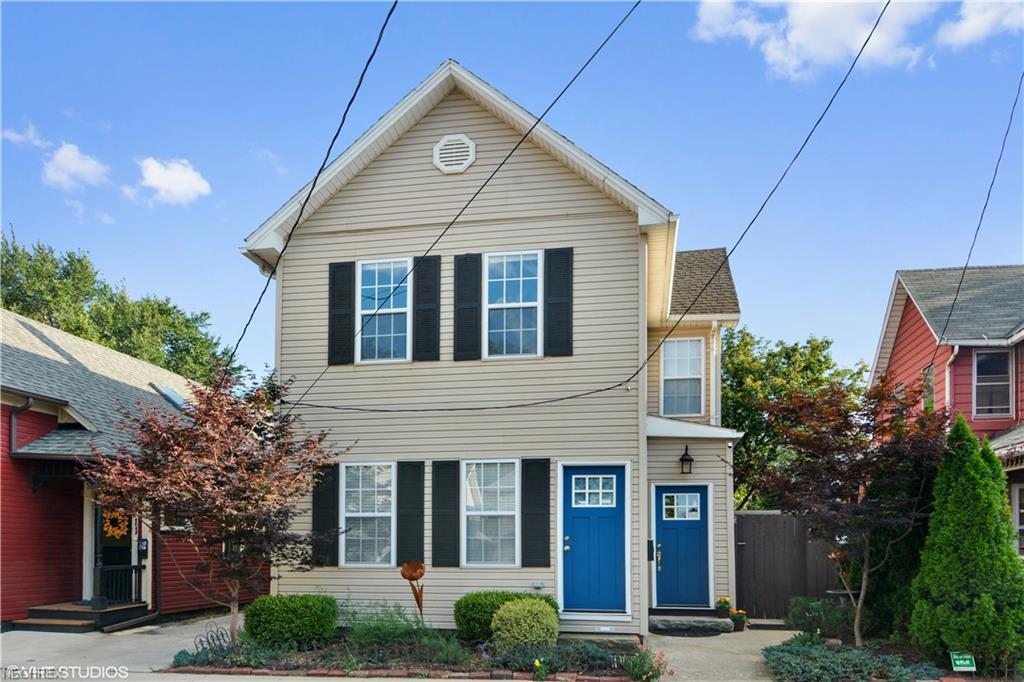 915 Fruit Ave - Photo 1