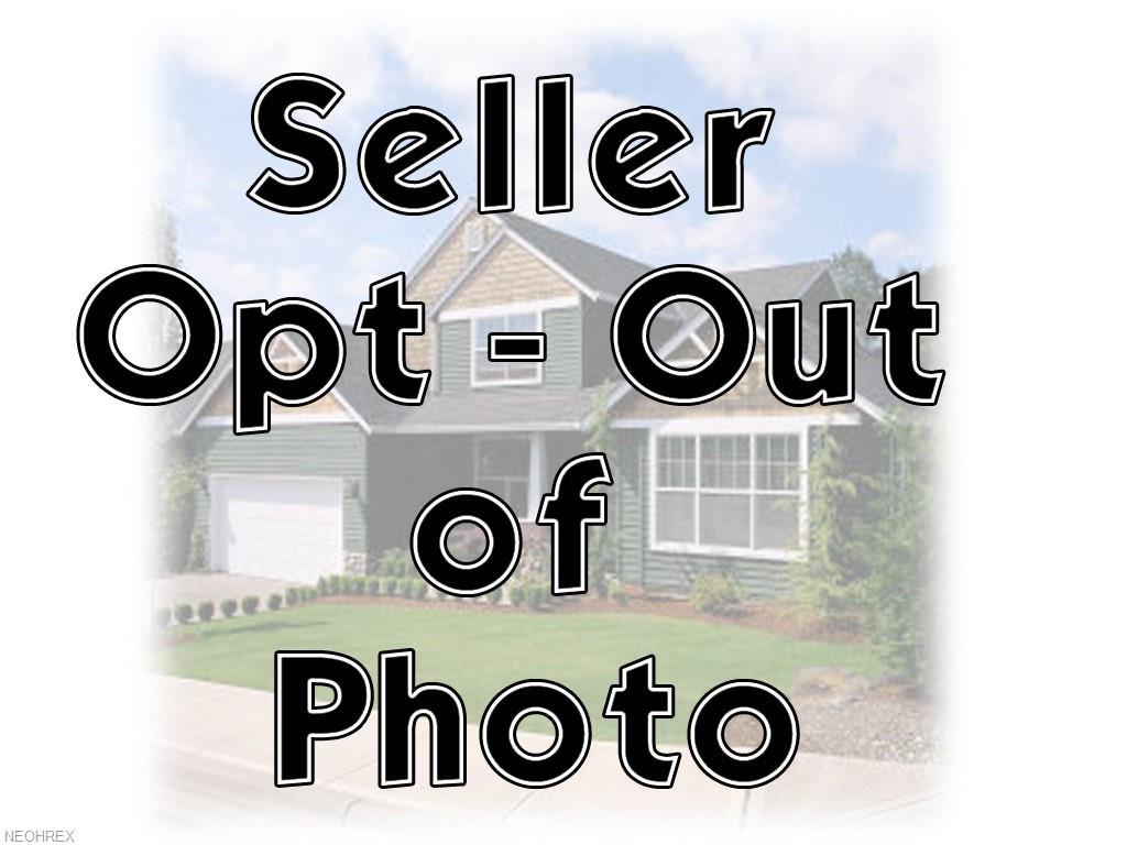 720 Maple St - Photo 1