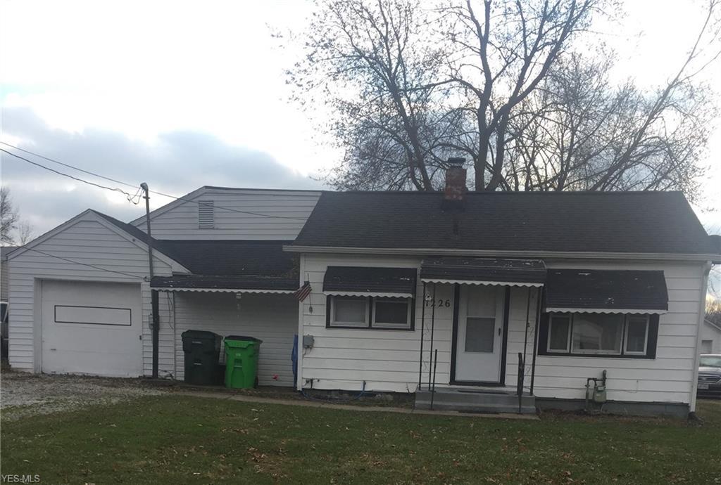 1226 Noble Ave - Photo 1