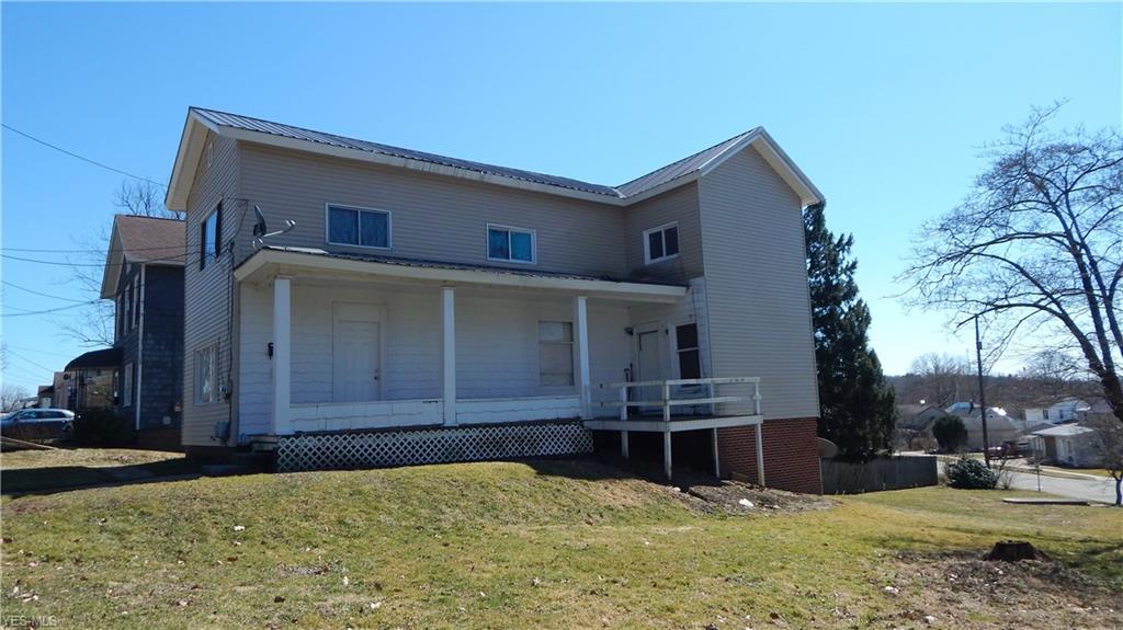 723 Henry Street - Photo 1