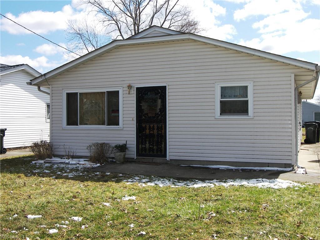 305 Warden Avenue - Photo 1