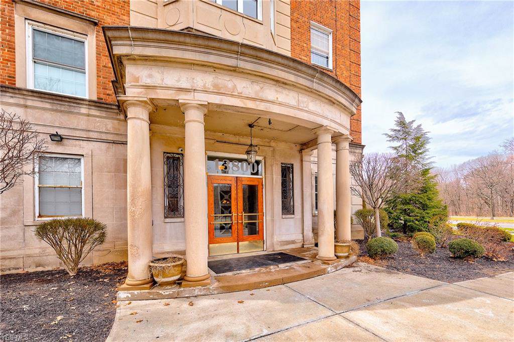 13800 Fairhill Road - Photo 1
