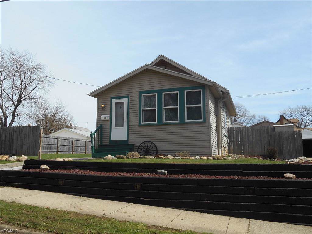 2311 9th St - Photo 1