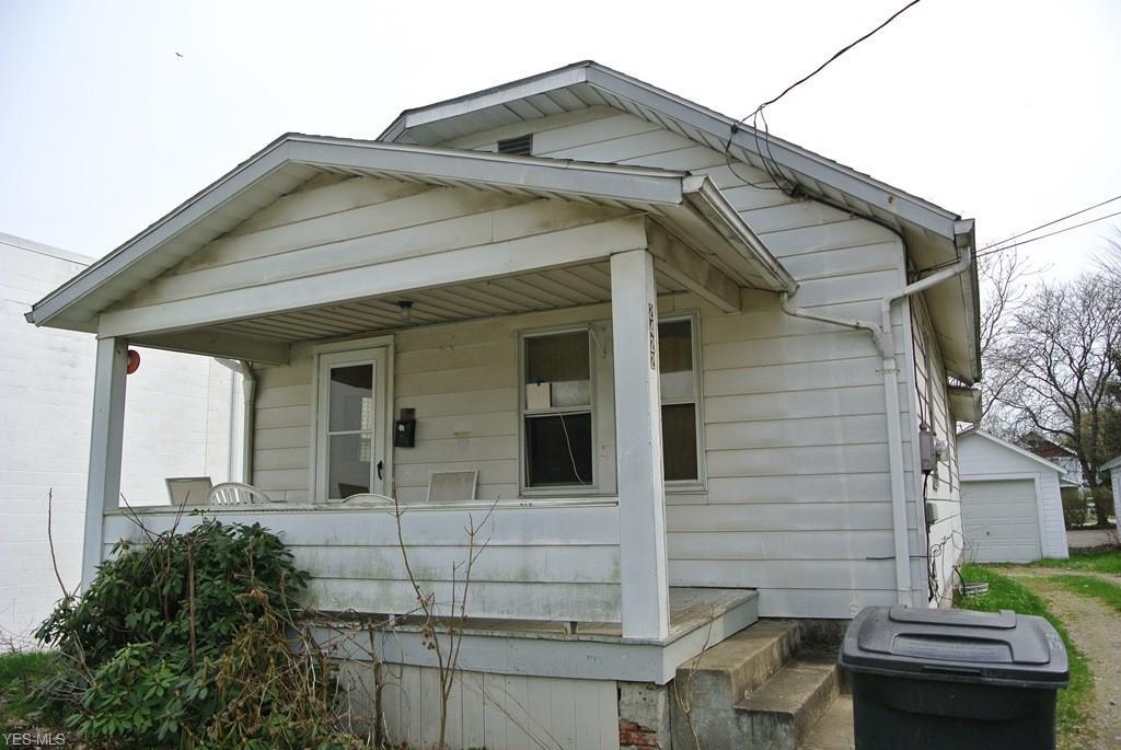 2422 Albrecht Avenue - Photo 1