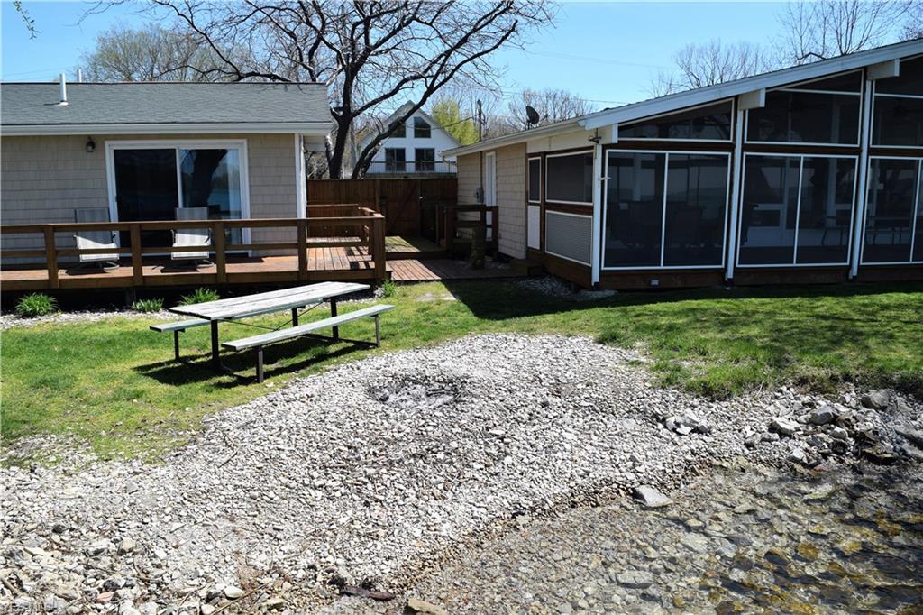 400 Sea Breeze Drive - Photo 1