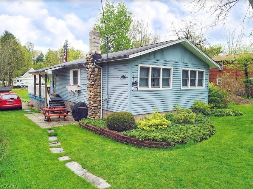 12073 Lakeside Dr - Photo 1