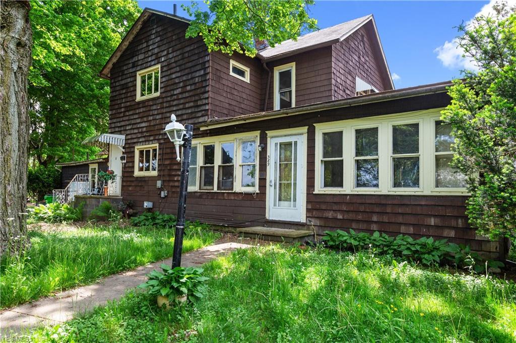 389 31st Street - Photo 1