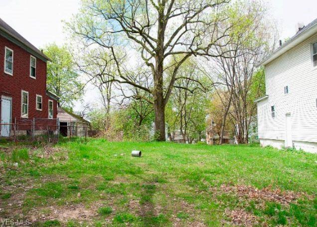 824 Allyn Street - Photo 1