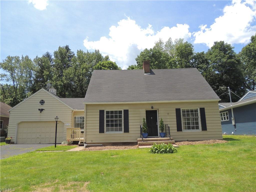 572 Oneida Avenue - Photo 1