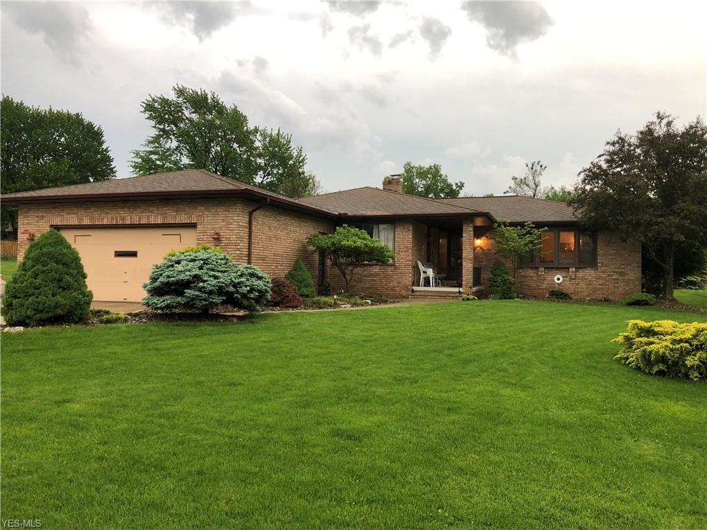 942 Applewood Drive - Photo 1
