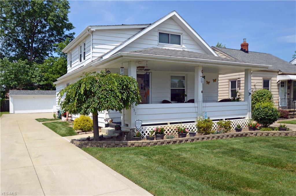 1552 Woodrow Avenue - Photo 1