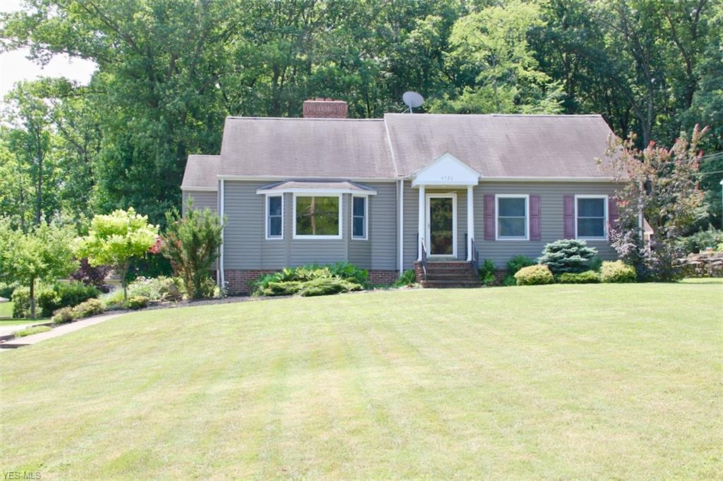 4720 Eastview Drive - Photo 1