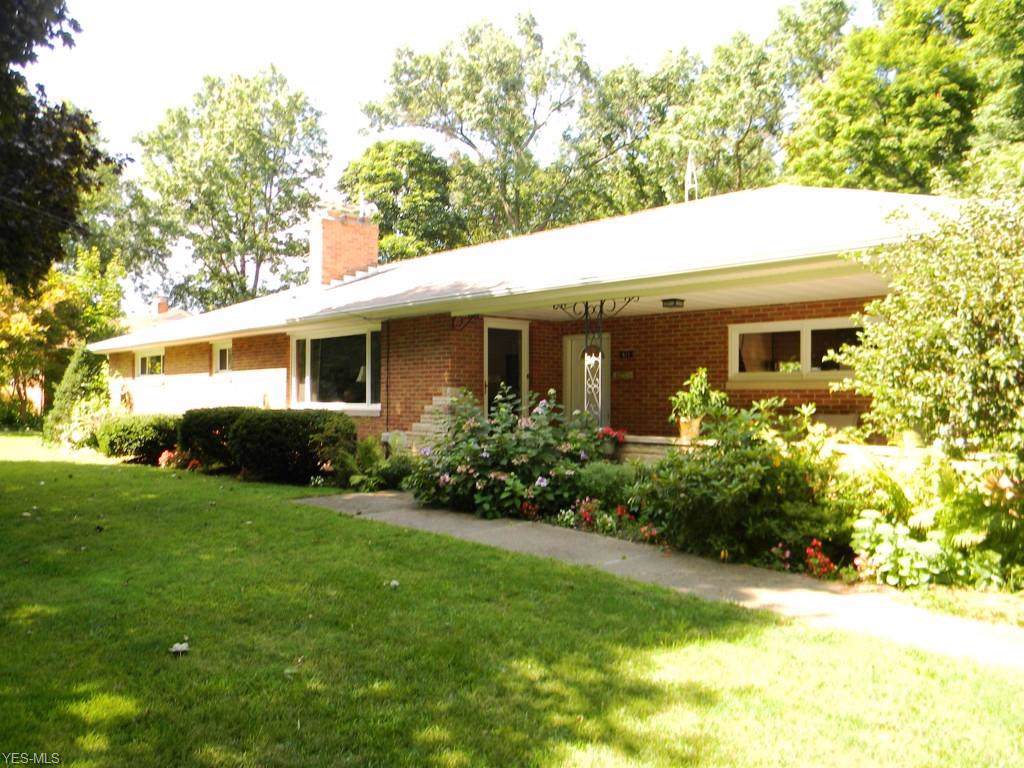 811 Fairview Place - Photo 1