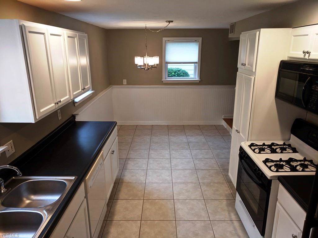 1810 Kingsley Avenue - Photo 1