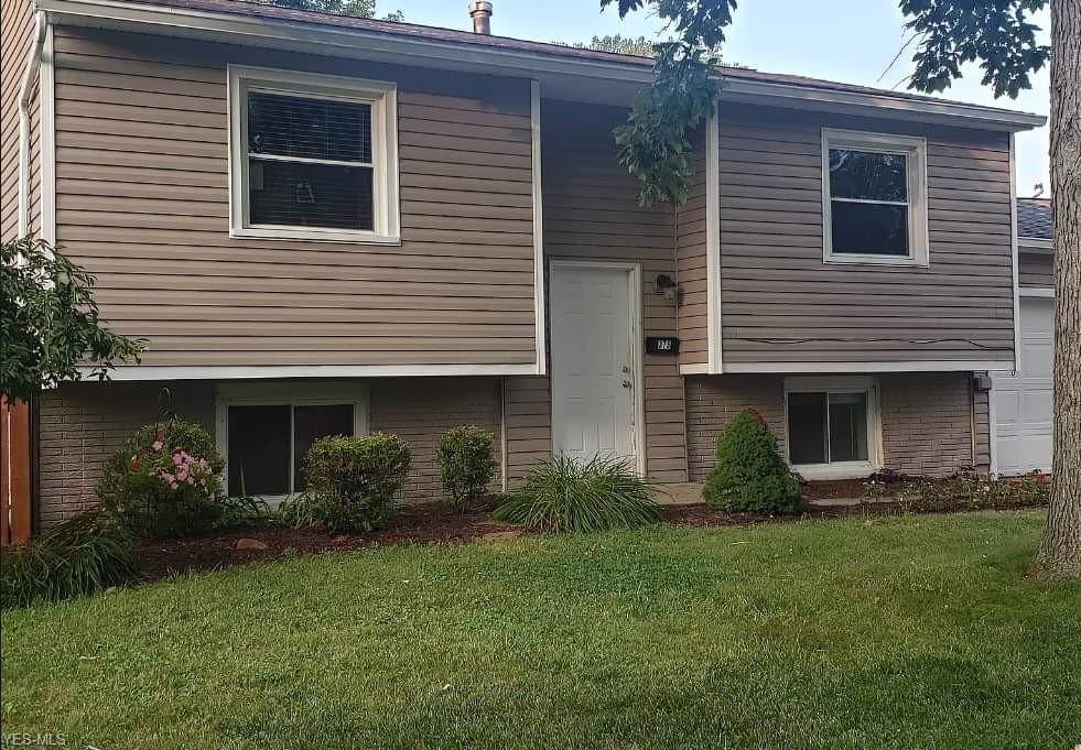 375 Washington Circle - Photo 1