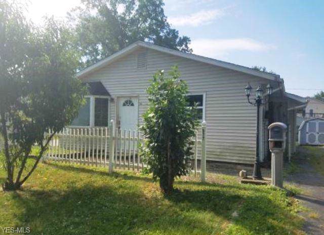 977 Fairwood Boulevard - Photo 1