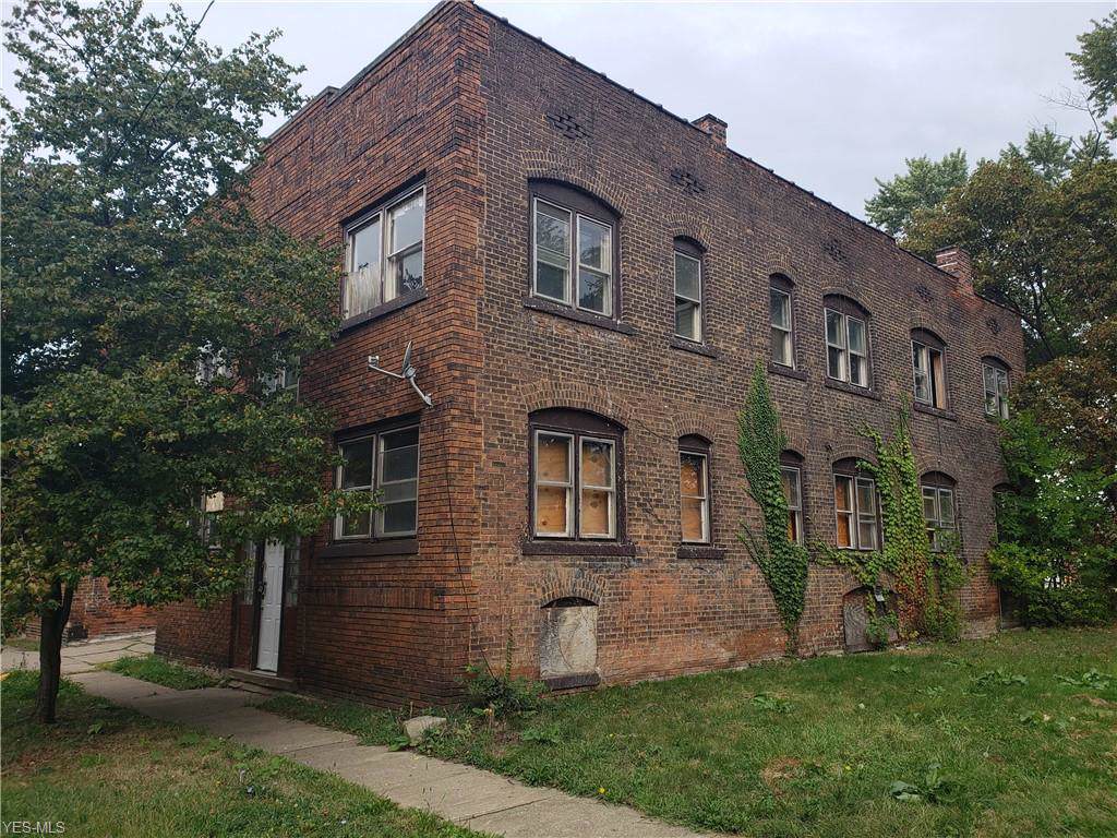 15213 Ridpath Avenue - Photo 1