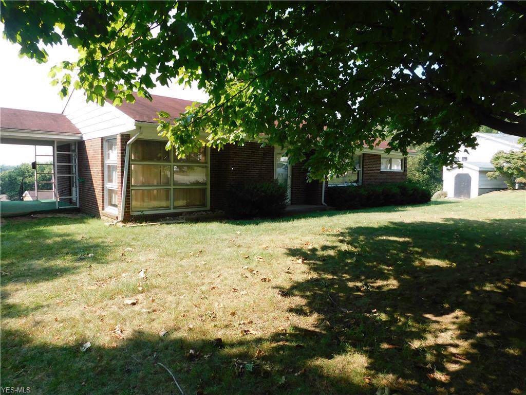 111 Circle Drive - Photo 1