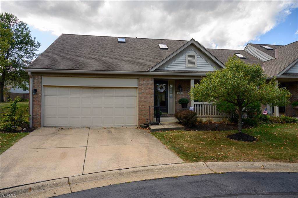 118 Evesham Circle - Photo 1