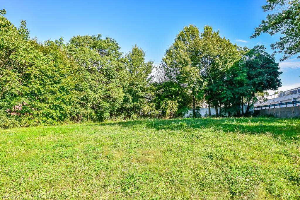 289 Tuscarawas Avenue - Photo 1