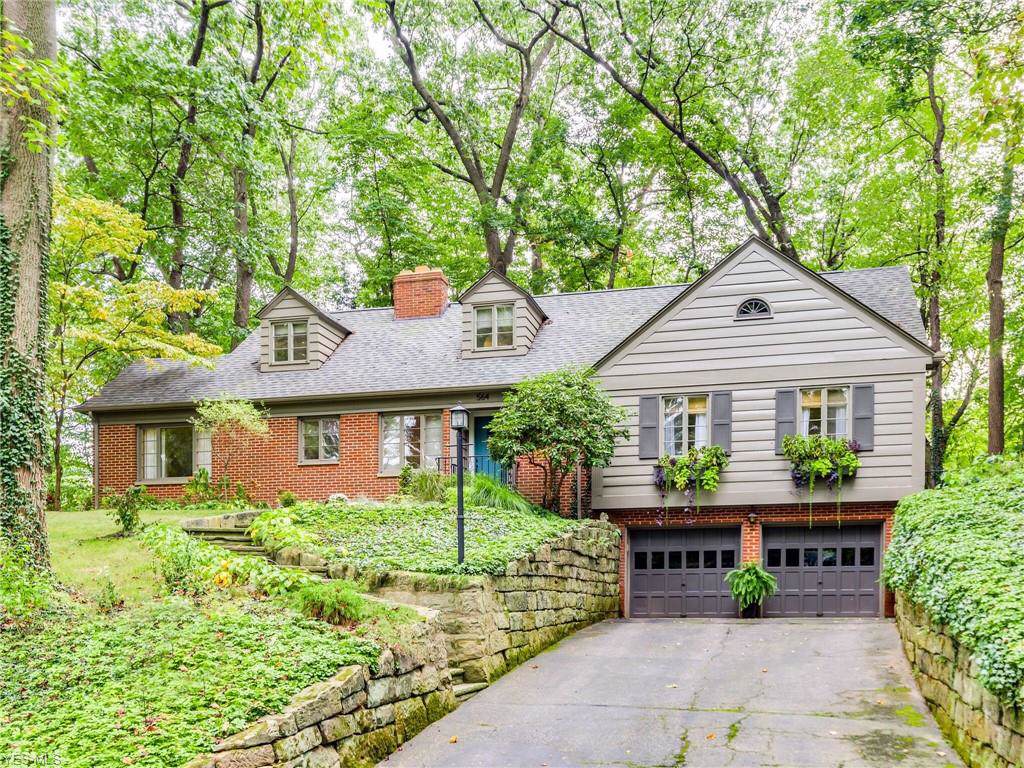564 Woodside Drive - Photo 1