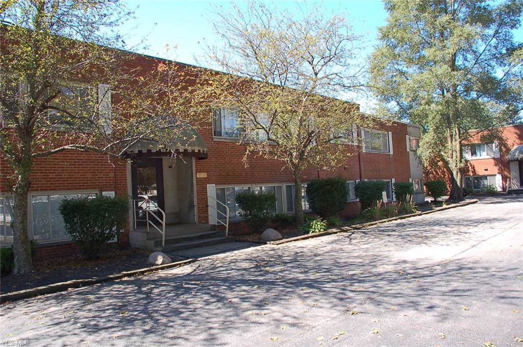 32850 Aurora Road - Photo 1
