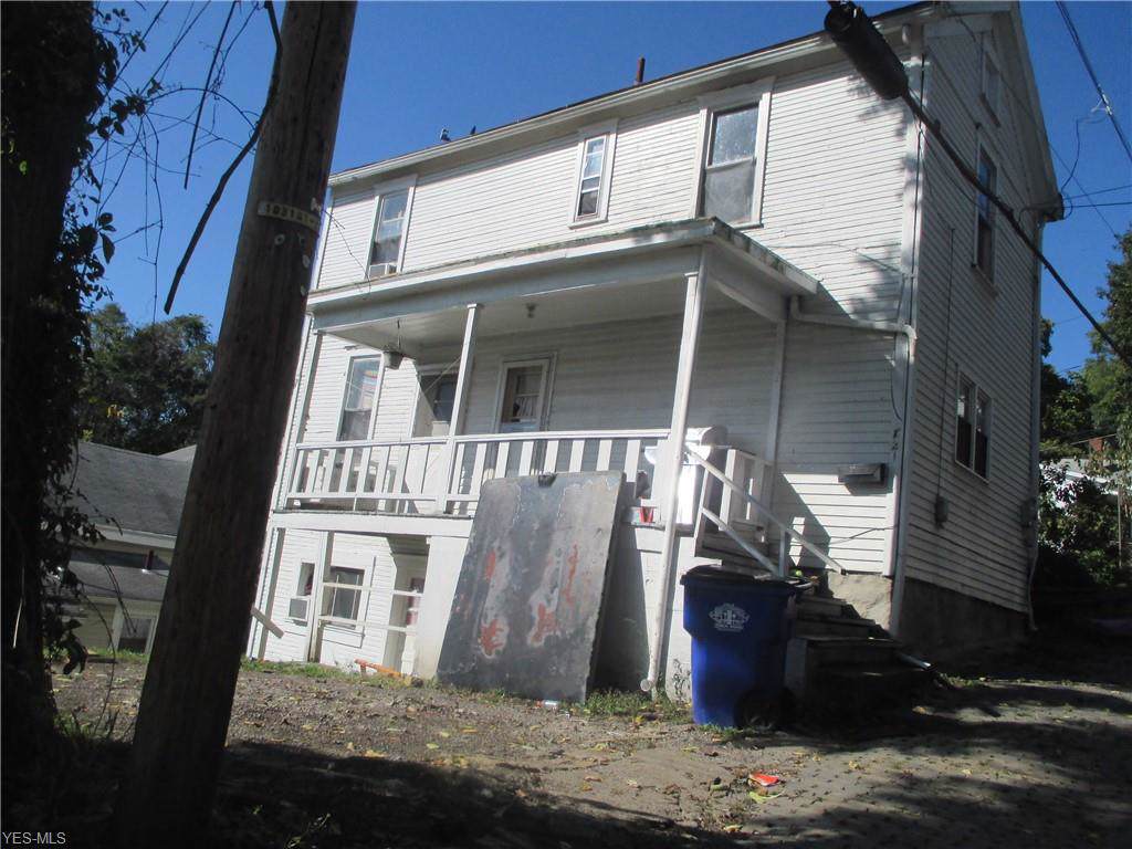 821 Green Lane - Photo 1