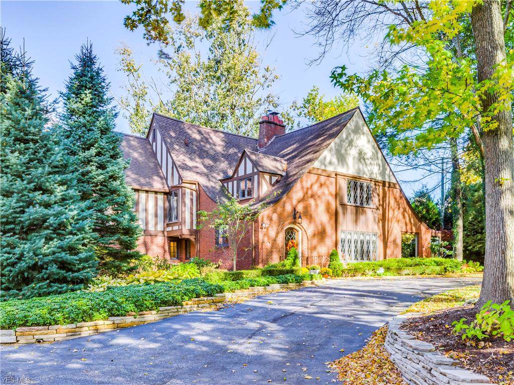 93 Fairlawn Boulevard - Photo 1