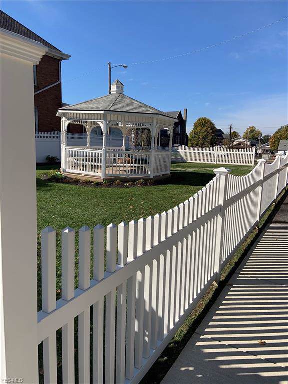 219 Chestnut Street - Photo 1