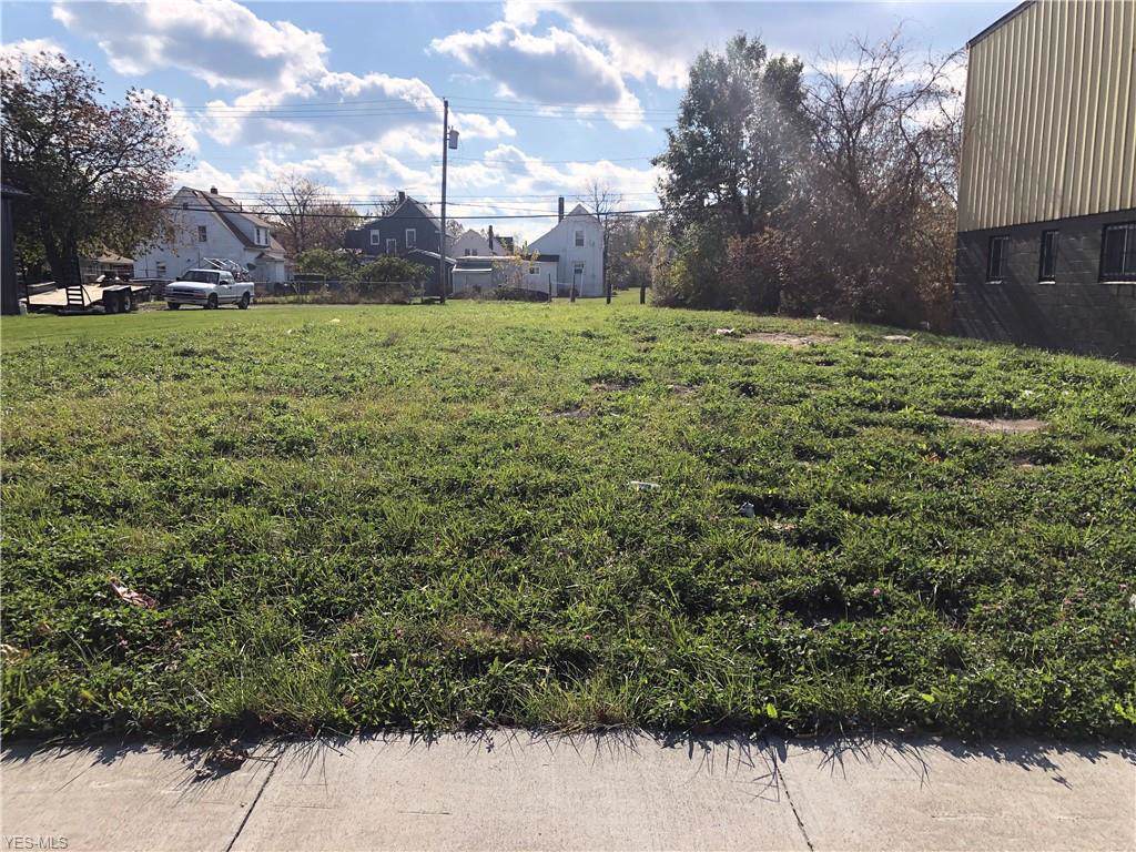 1940 28th Street - Photo 1