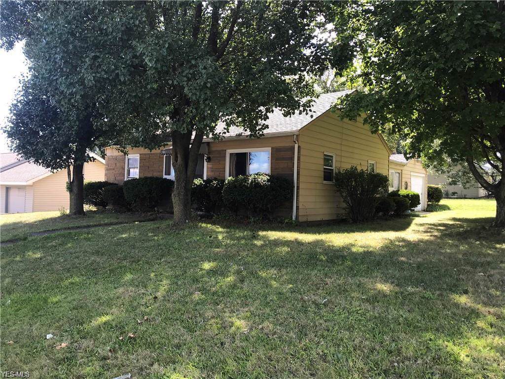 3119 Cromer Avenue - Photo 1