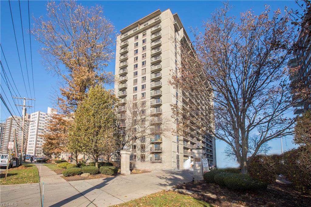 12500 Edgewater Drive - Photo 1