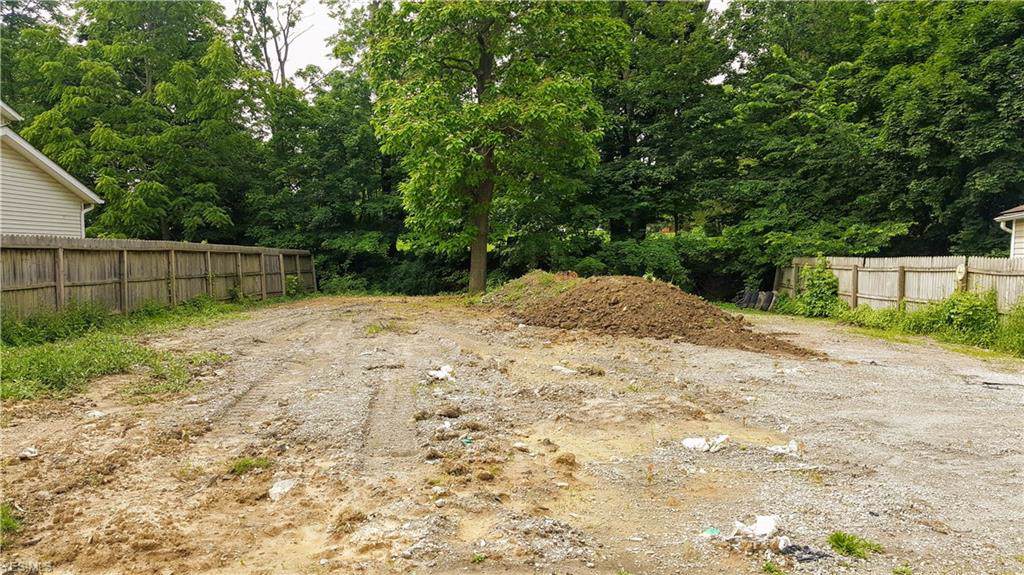 322 Smith Road - Photo 1