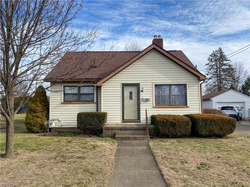 1423 Chestnut Street - Photo 1