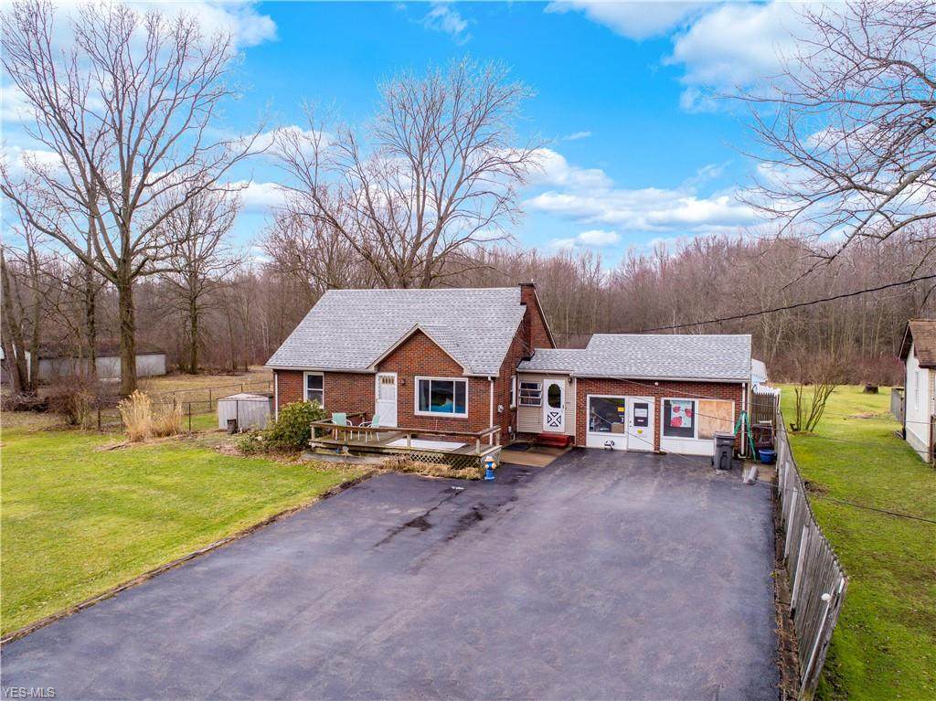 1516 Coitsville Hubbard Road - Photo 1