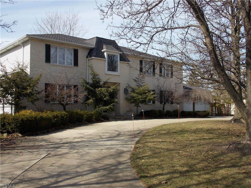 8960 York Road - Photo 1