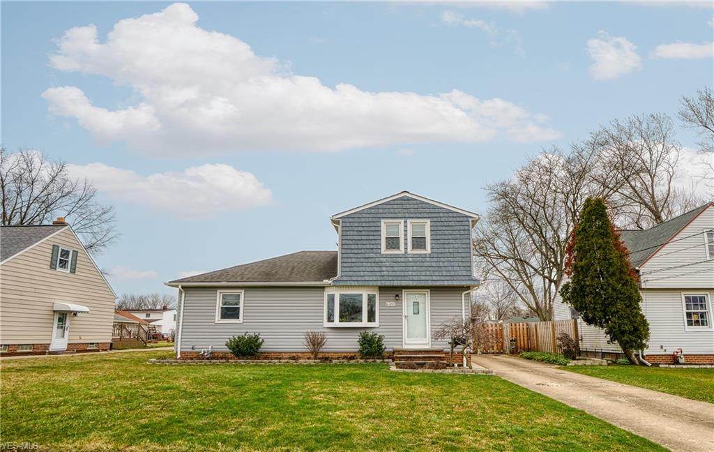 6385 Leslie Drive - Photo 1